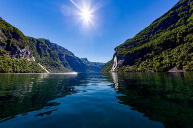Geiranger fiyort, şelale Seven Sisters. Güzel Doğa Norwa