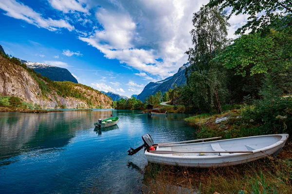 Lovatnet piękne Jezioro Natura Norwegia. — Zdjęcie stockowe