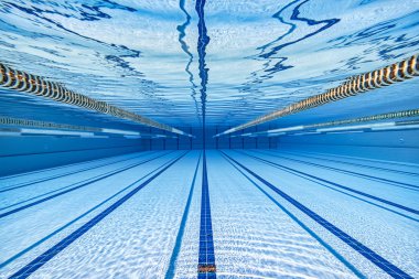 Su arka plan altında Olimpik Yüzme havuzu.