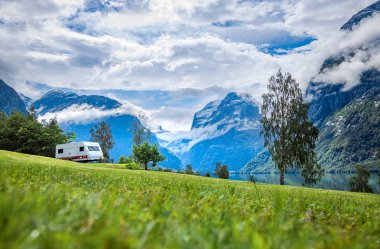 Aile tatil seyahat Rv, kamyonet ve karavan tatil gezisi