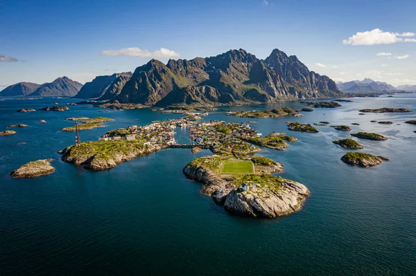 Lofoten egy szigetvilág a megyei Nordland, Norvégia. — Stock Fotó