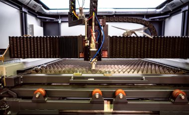 CNC lazer kesimi metal, modern endüstriyel teknoloji.