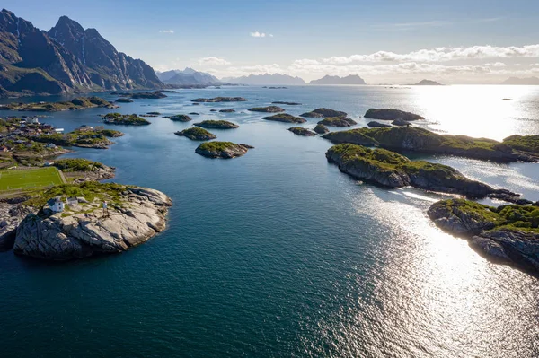 Henningsvaer Lofoten egy szigetcsoport Nordland megyében. — Stock Fotó
