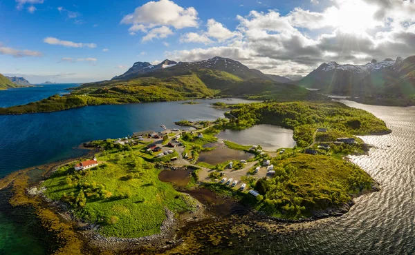 Hermosa naturaleza norway vista aérea del camping para relajarse . —  Fotos de Stock