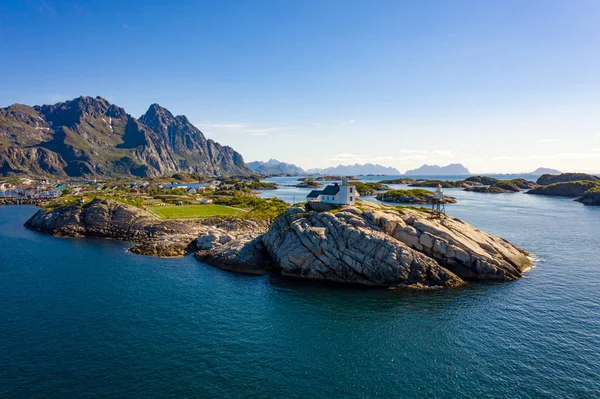 Henningsvaer Lofoten egy szigetcsoport Nordland megyében. — Stock Fotó