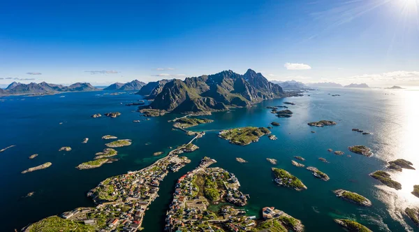 Henningsvaer Lofoten egy szigetcsoport Nordland megyében. — Stock Fotó