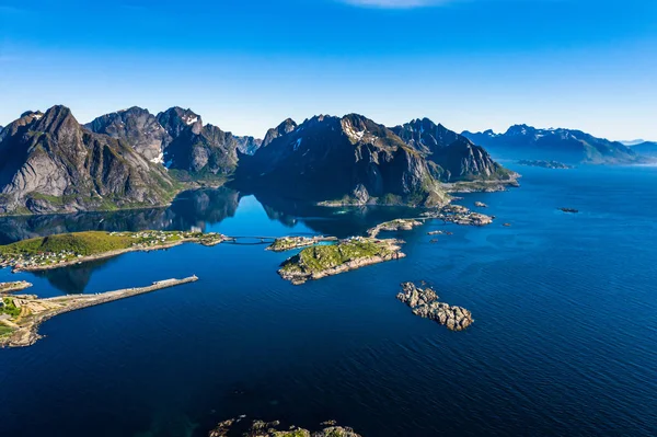 Lofoten egy szigetvilág a megyei Nordland, Norvégia. — Stock Fotó