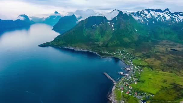 Mefjordvar, Senja sziget. Gyönyörű természet Norvégia természeti táj mefjord. — Stock videók