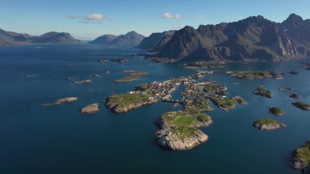 Henningsvaer Lofoten é um arquipélago no condado de Nordland, Noruega. . — Vídeo de Stock