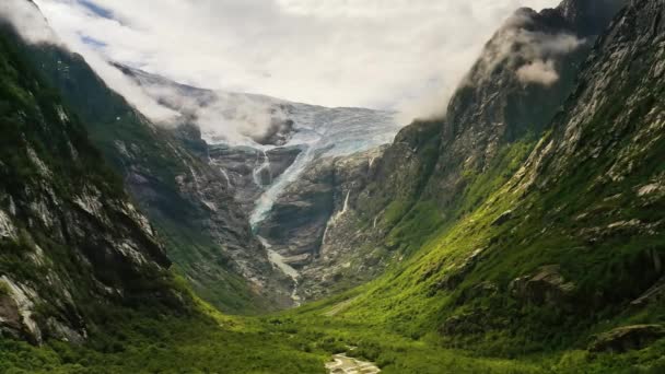 Krásná příroda Norway ledovec kjenndalsbreen. — Stock video