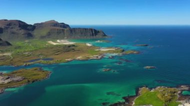 Beach Lofoten adaları Norveç 'in Nordland eyaletinde yer alan bir takımadalardır..