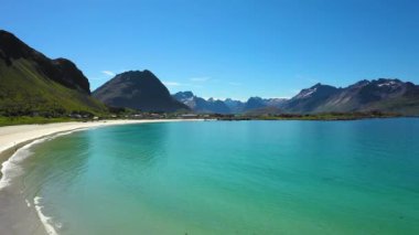 Beach Lofoten adaları Norveç 'in Nordland eyaletinde yer alan bir takımadalardır..