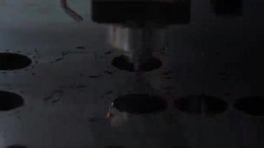 CNC lazer kesimi metal, modern endüstriyel teknoloji.