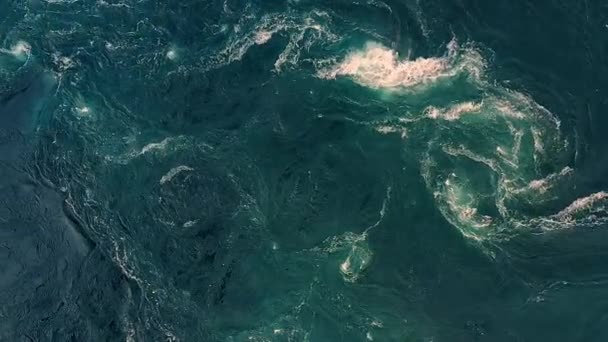 Golven Water Van Rivier Zee Ontmoeten Elkaar Bij Vloed Whirlpools — Stockvideo