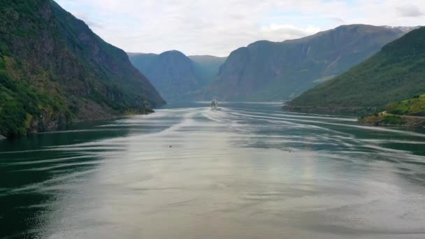 Stegastein Uitkijk Prachtig Uitzicht Noorse Lucht Sognefjord Sognefjorden Noorwegen Flam — Stockvideo