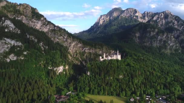 Замок Нойшванштайн Баварские Альпы Германия Авиационные Беспилотники Fpv — стоковое видео