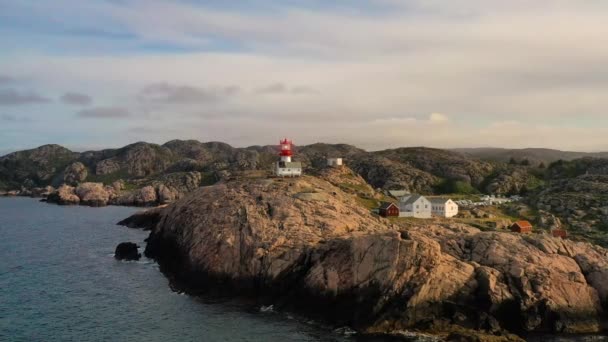 Farol Costeiro Farol Lindesnes Farol Costeiro Ponta Mais Meridional Noruega — Vídeo de Stock