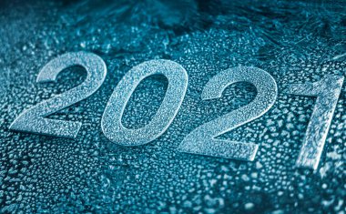 Yeni yıl arifesi 2021 Kış arkaplanı - camda buz deseni.
