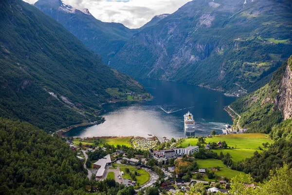 Geiranger Fjord Mooie Natuur Noorwegen Het Een Kilometer Lange Aftakking — Stockfoto