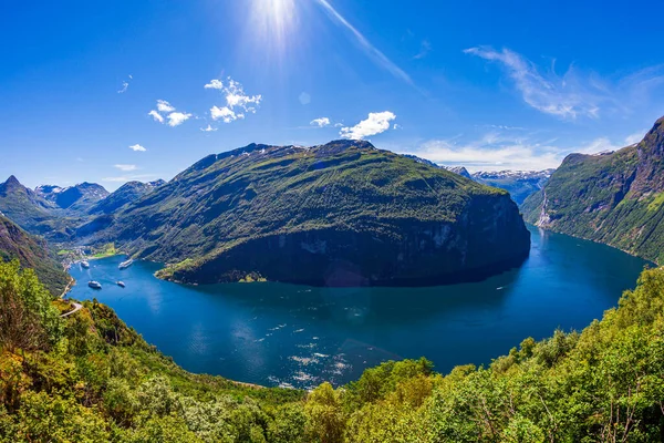 Geiranger Fjord Όμορφη Φύση Νορβηγία Είναι Ένα Χιλιόμετρο Μίλια Μακρύ — Φωτογραφία Αρχείου