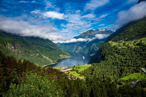 Fiorde Geiranger Bela Natureza Noruega Ramo Quilômetros Comprimento Fora Sunnylvsfjorden — Fotografia de Stock
