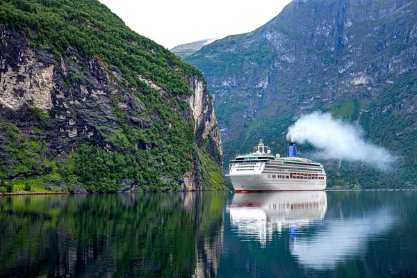 Geiranger fiyordunda yolcu gemisi, yolcu gemileri, Norveç