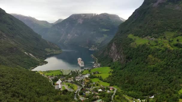 Geiranger Fjord Norwegen Handelt Sich Einen Langen Abzweig Des Sunnylvsfjords — Stockvideo