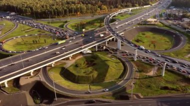 Moskova 'da bir otoyol kavşağının hava görüntüsü.