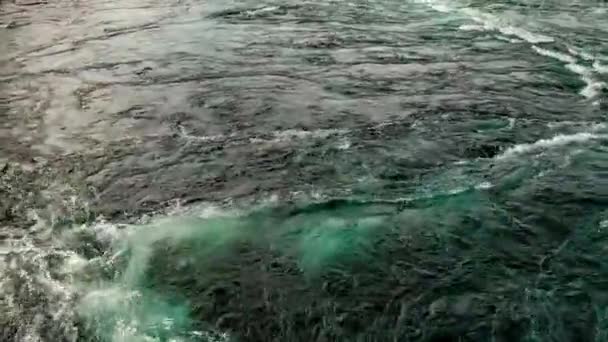 涨潮和退潮时 河水与大海的波涛相遇 挪威诺德兰Saltstraumen大漩涡的漩涡 — 图库视频影像