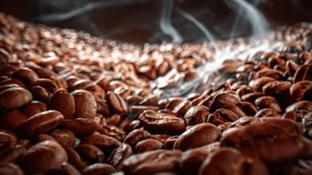 Primo Piano Semi Caffè Fragranti Chicchi Caffè Sono Arrosto Fumo — Video Stock