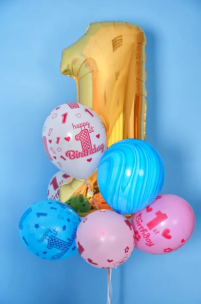 첫 번째 생일 풍선 및 황금 자리 1 — 스톡 사진