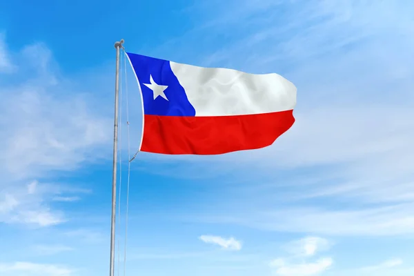 Chili vlag over blauwe hemel achtergrond — Stockfoto