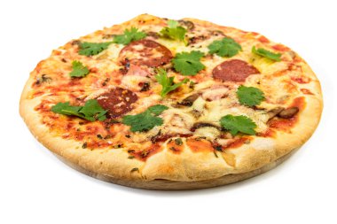 ev yapımı Pepperoni Pizza izole 