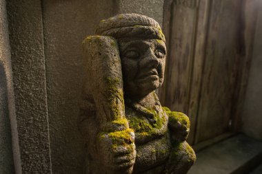 Endonezya Bali Adası evine girişine yakın geleneksel defans