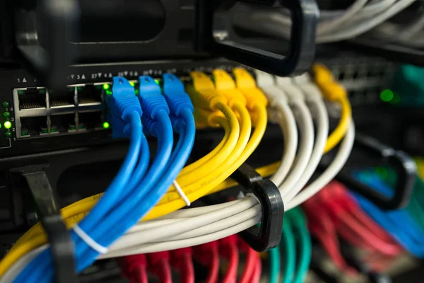 Serverkabel Netzwerkausrüstung — Stockfoto