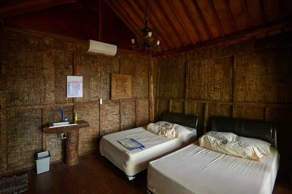Asiático Bungalow Interior Uma Cabana Para Turistas Pelo Oceano — Fotografia de Stock