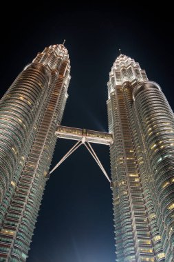 Petronas Kuleleri ve Otel Teslimatı, Kuala Lumpur, Malezya