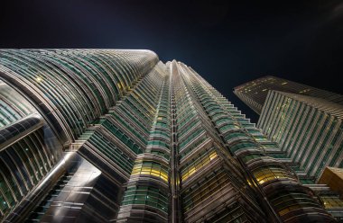 İş Merkezi, otel ve alışveriş ve eğlence merkezi Petronas kuleleri Kuala Lumpur, Malezya