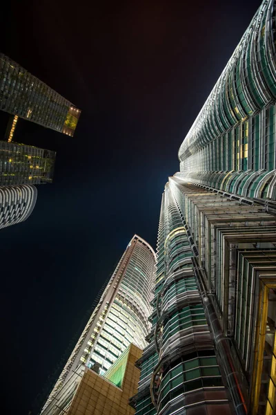 クアラルンプール マレーシアのビジネス センター 事務所建物の摩天楼 — ストック写真