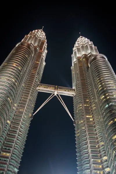 ペトロナスタワーとホテルの配達 クアラルンプール マレーシア — ストック写真