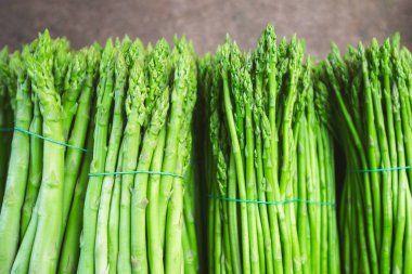 taze sulu sebze kuşkonmaz demet