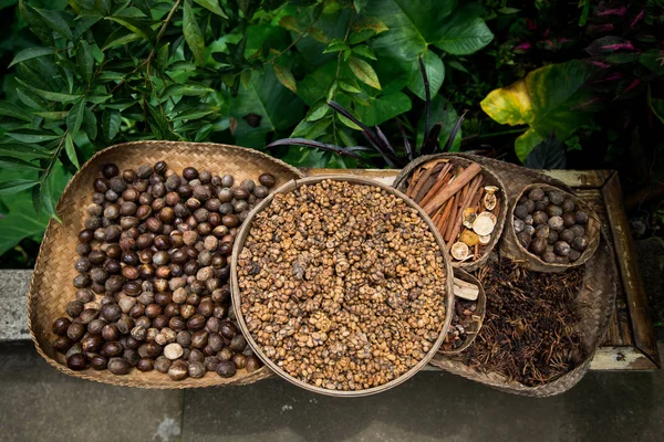 Luwak Café Especiarias Ingredientes Tradicionais Bali Aromáticos Mesa — Fotografia de Stock