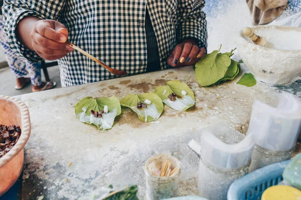 Betel en la calle en Myanmar —  Fotos de Stock