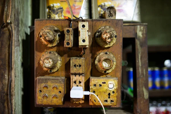 Old wiring electrician — Stock Photo, Image