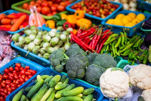 Zöldségfélék a piacon — Stock Fotó