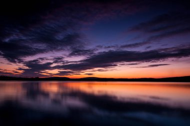 göl ve kuzey Amerika manzara suda günbatımı yansıması i