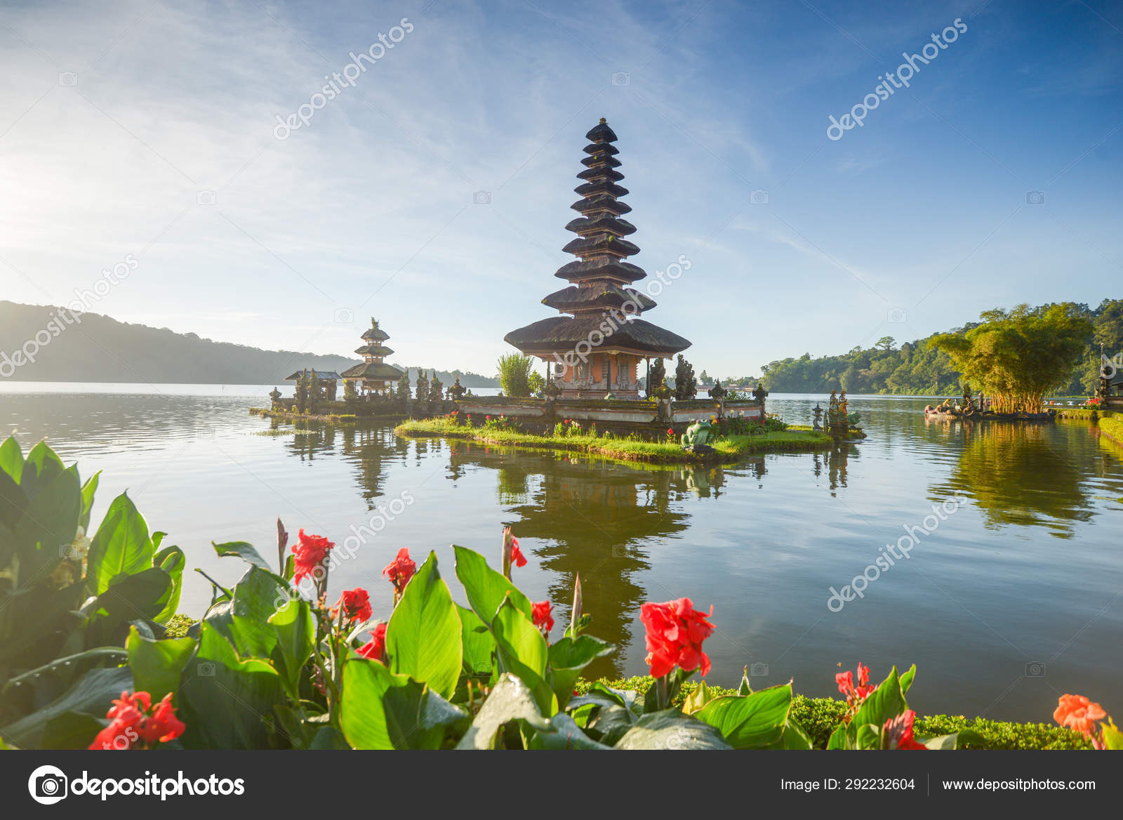 Bali Indonesia Temple Ulun Danu Stock Editorial Photo C Yarygin
