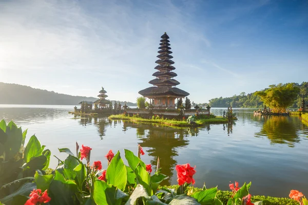 Бали, Индонезия, храм Улунь Дану — стоковое фото