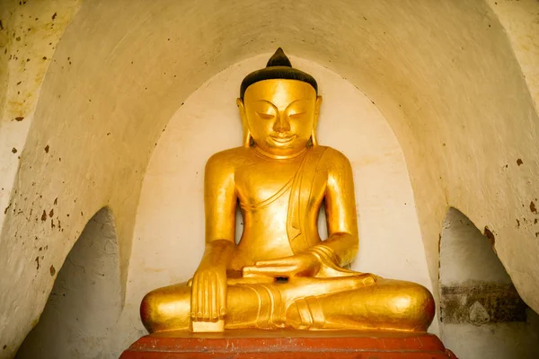 Estátua de Buda em Myanmar, Bagan — Fotografia de Stock