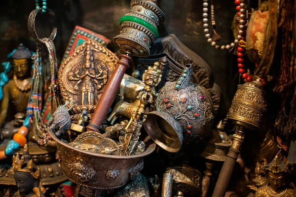 Accesorios Budistas Del Tíbet Una Tienda Antigüedades Darjeeling —  Fotos de Stock